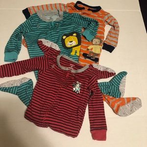 Carter’s zipper footed pajamas 12 month pjs feet